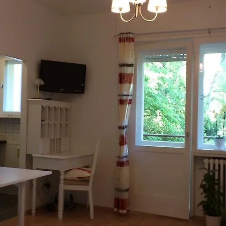 Apartment Oasis *